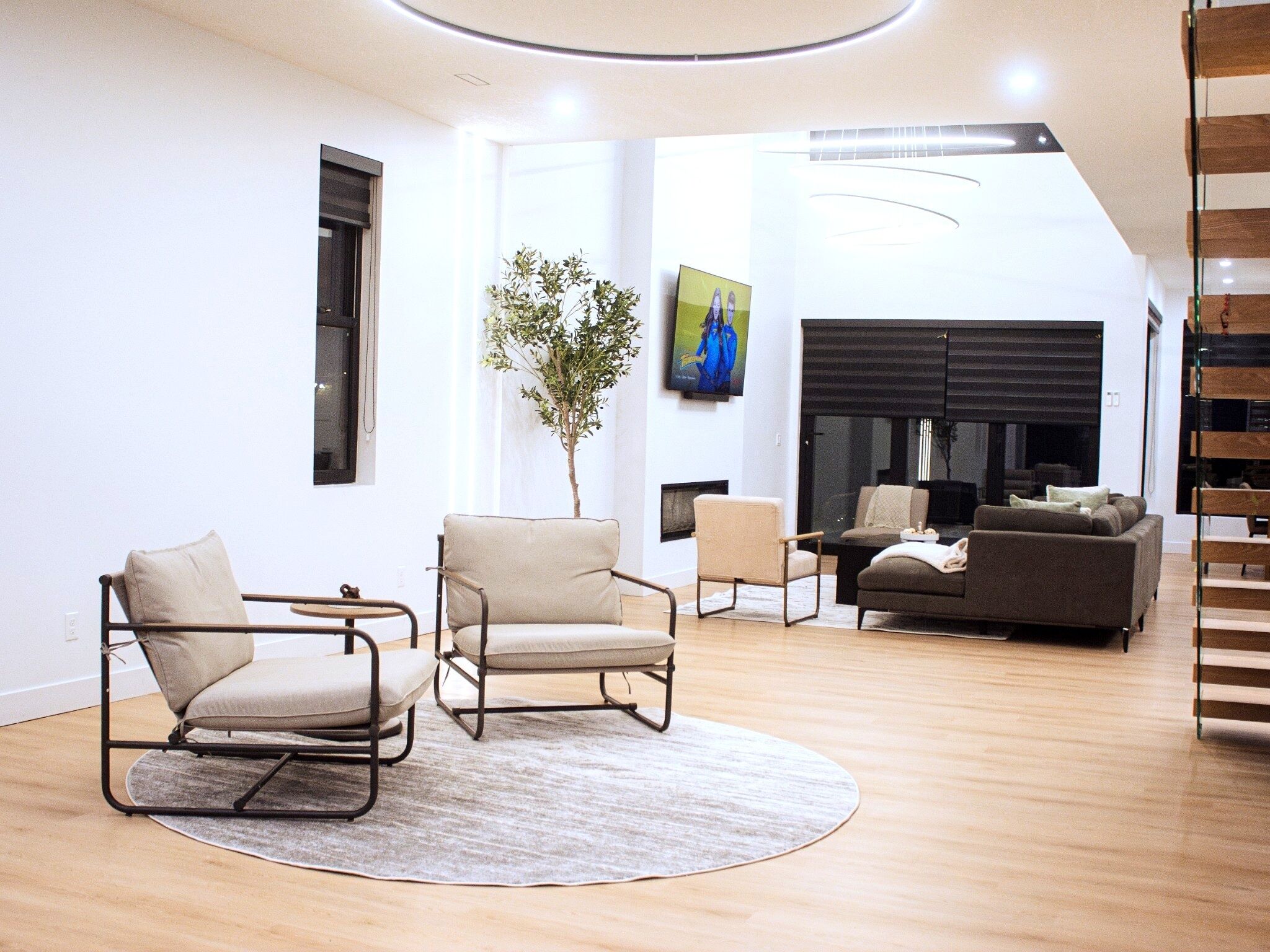 Smart TV, fireplace, computer monitors