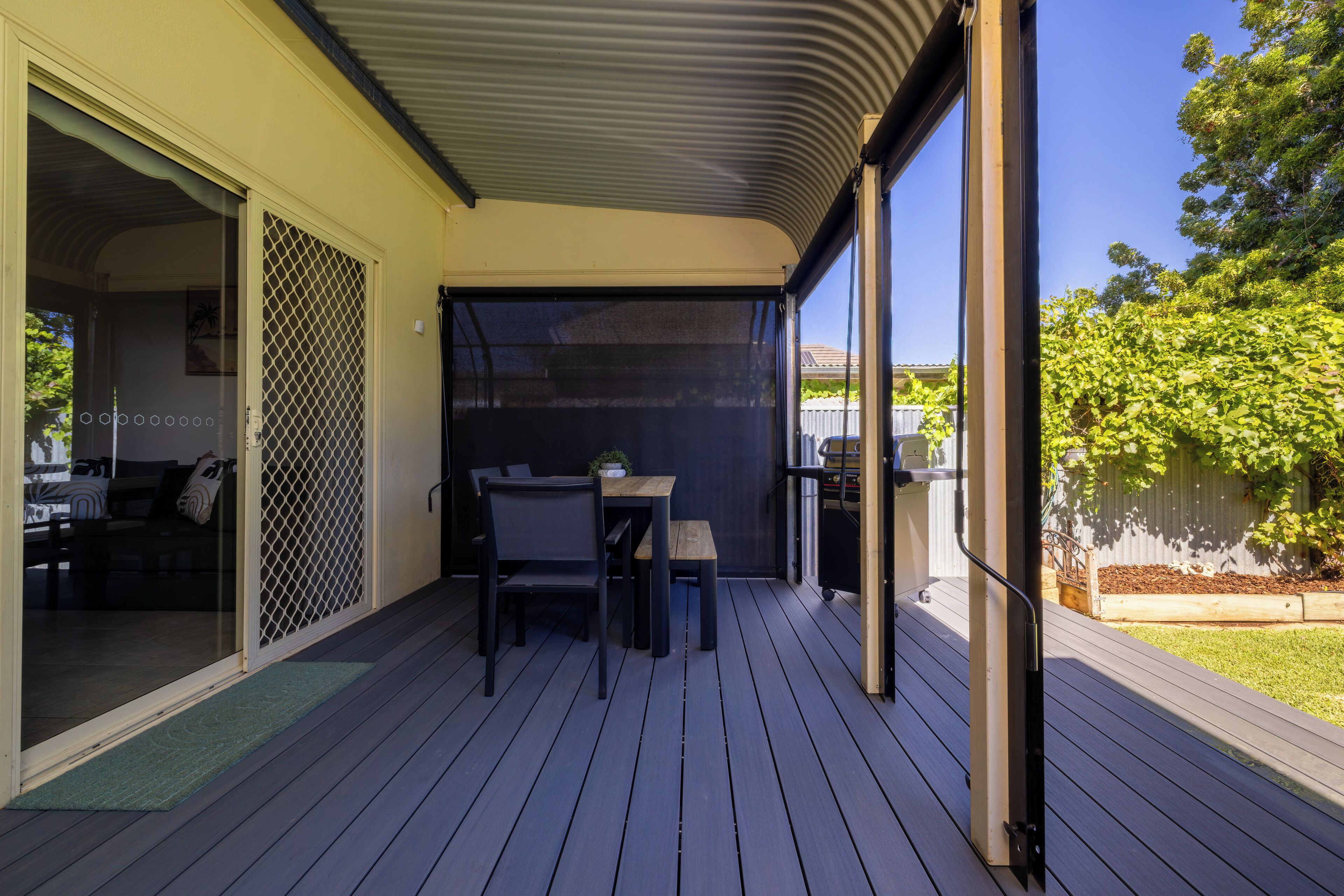 House | Outdoor dining