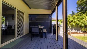 House | Outdoor dining