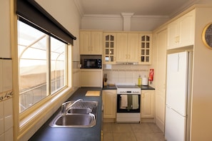 House | Private kitchen - Indulge - Private Pine (Mildura)