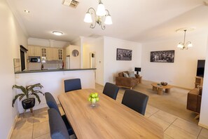 House | Interior - Indulge - Private Pine (Mildura)