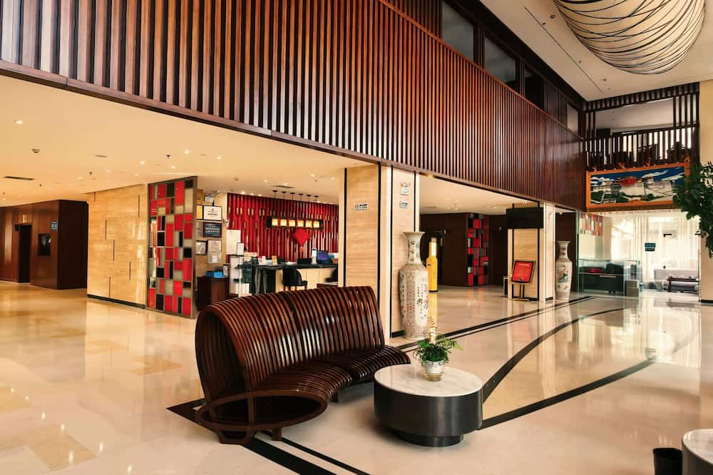 Moonlight International Hotel - Shangri-La Dukezong Ancient City