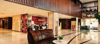 Moonlight International Hotel - Shangri-La Dukezong Ancient City