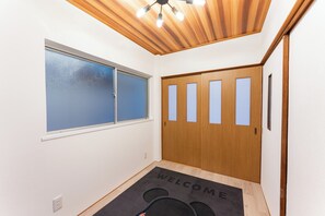 Interior - Recommended for USJ, Osaka Sight Seeing,Newly Reno! 5min walk to station. 2bed (Osaka)