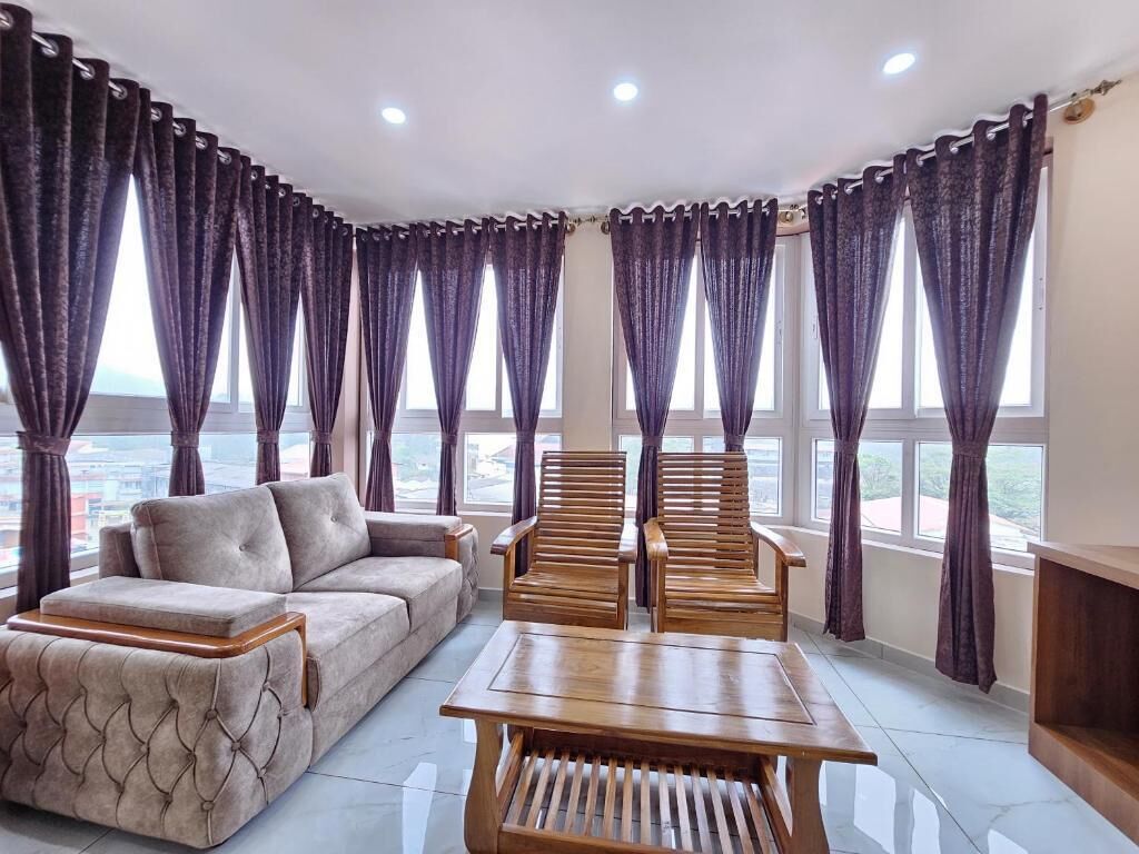 Deluxe Double Room | Living area