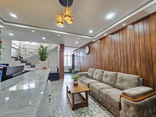 Reception - Navarathna Comforts (Madikeri)