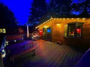 Terrace/patio - Mr Tod's Lair -  a holiday lodge that sleeps 6 guests  in 3 bedrooms (Windermere)