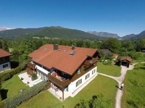 Exterior - Vacation apartment 1-4 persons, 58 sqm, 1 separate bedroom, terrace with view (Schönau am Königssee)
