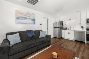 Living area - Gorgon Retreat in the Heart of Downtown Phoenix (Phoenix)