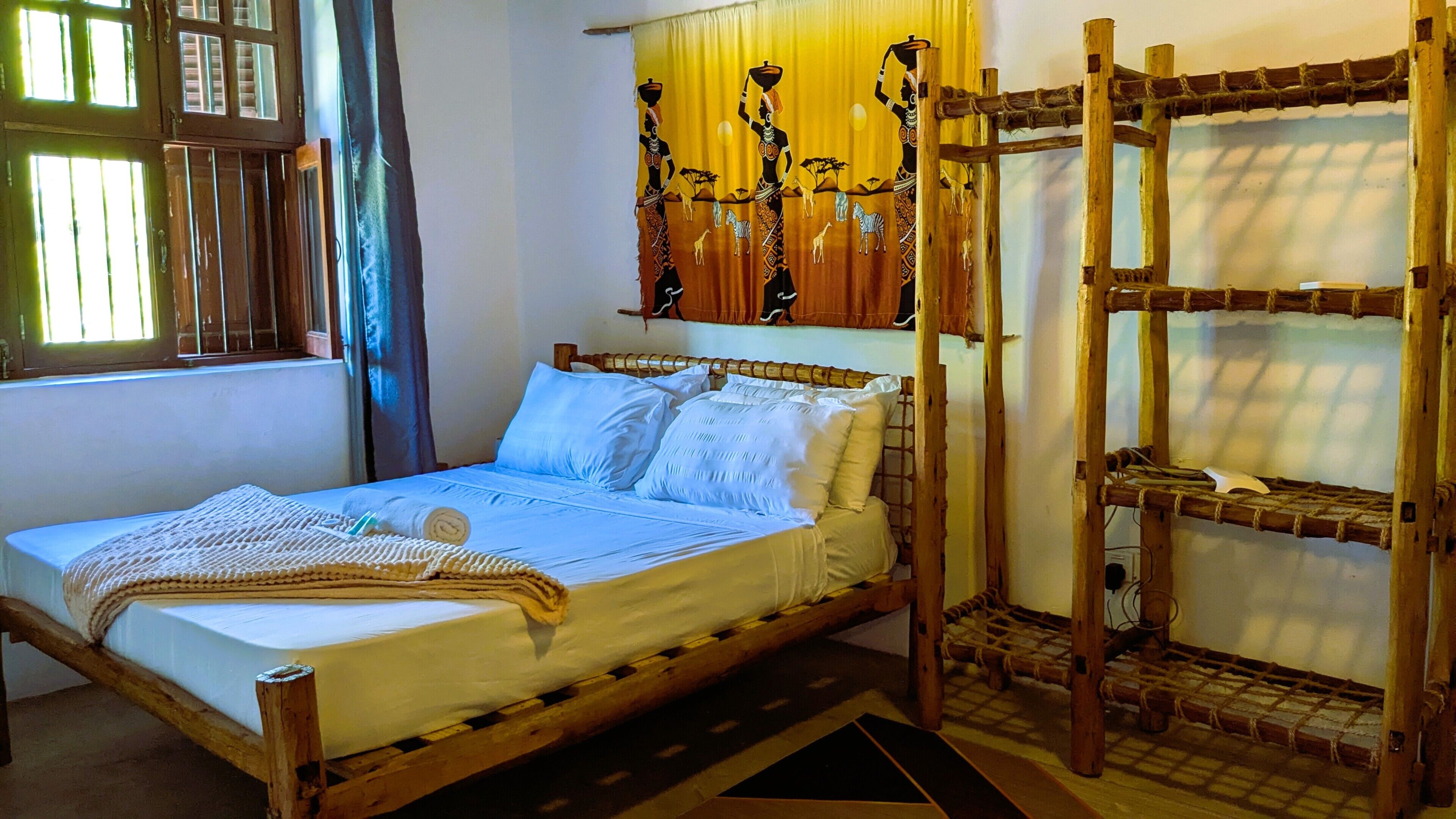 2 bedrooms, iron/ironing board, Internet, bed sheets