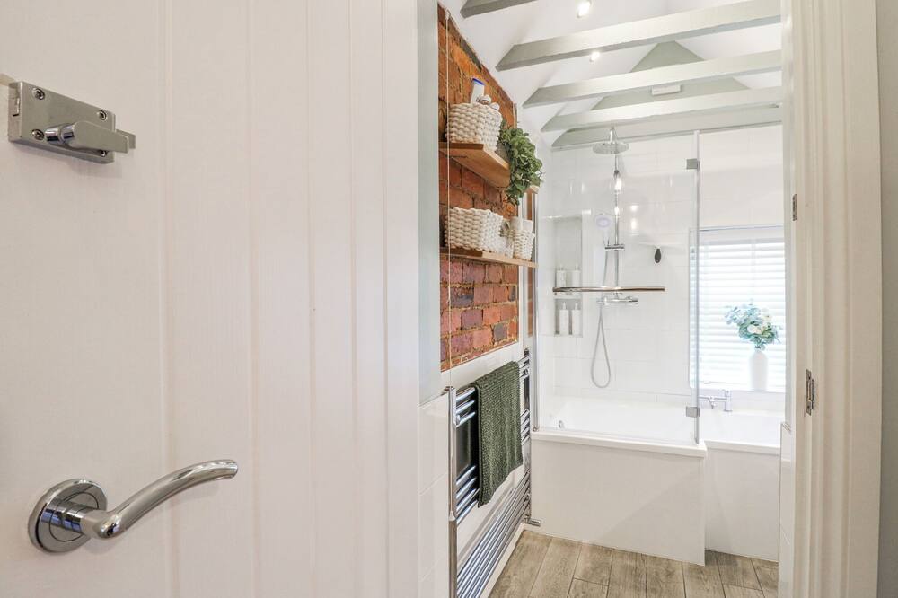 Hill View Cottage - Draycott in the Clay