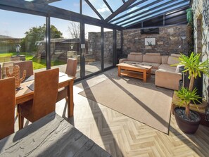 Dining - 3 bedroom accommodation in Grange-over-Sands (Grange-over-Sands)