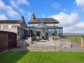 Exterior - 3 bedroom accommodation in Grange-over-Sands (Grange-over-Sands)