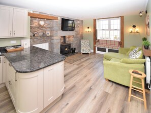 TV, fireplace - 3 bedroom accommodation in Grange-over-Sands (Grange-over-Sands)