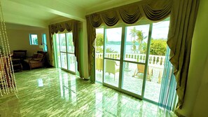 Interior - Apartment in a dream location (Malay)