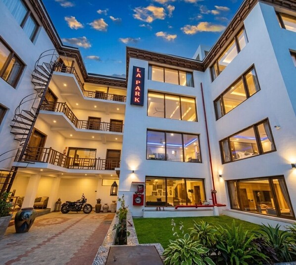 Front of property - Hotel LA Park (Leh)