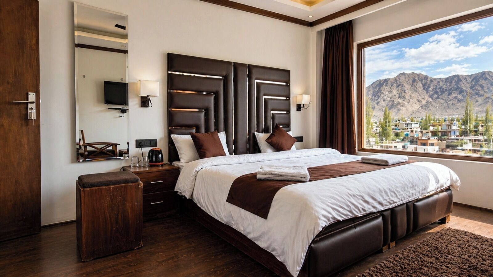 Deluxe Double Room, Balcony, Mountain View | Free WiFi