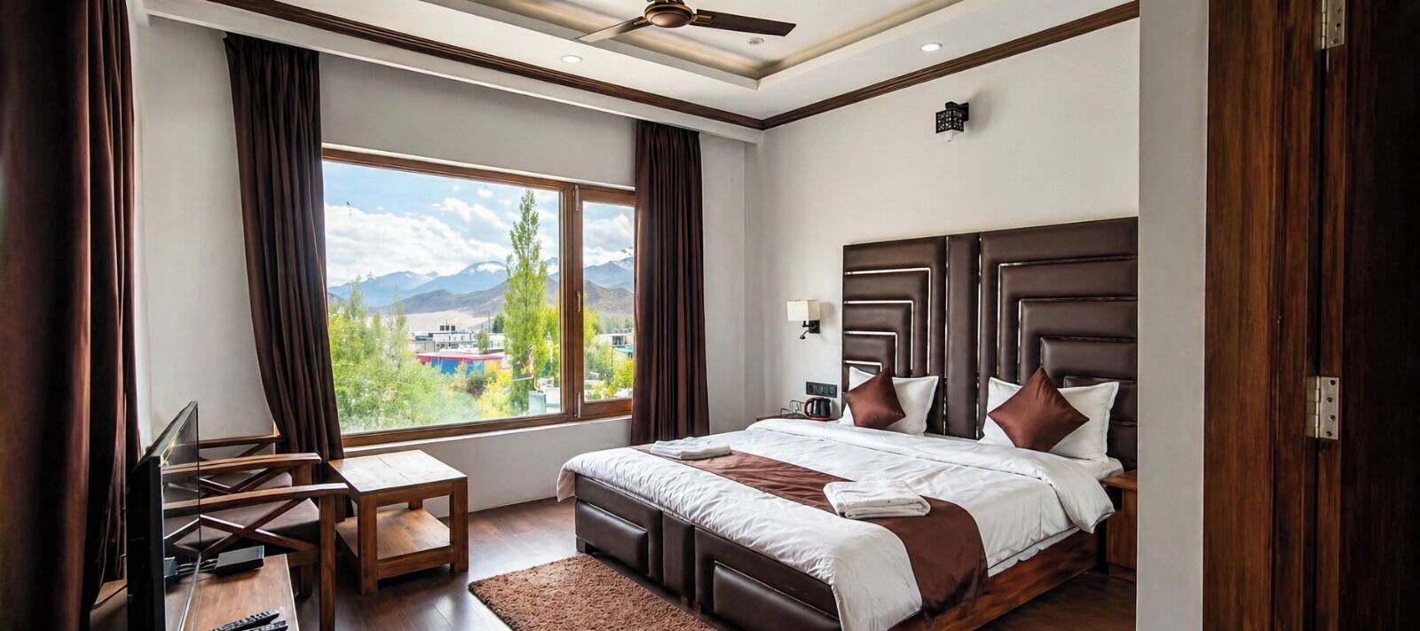 Deluxe Double Room, Balcony, Mountain View | Free WiFi