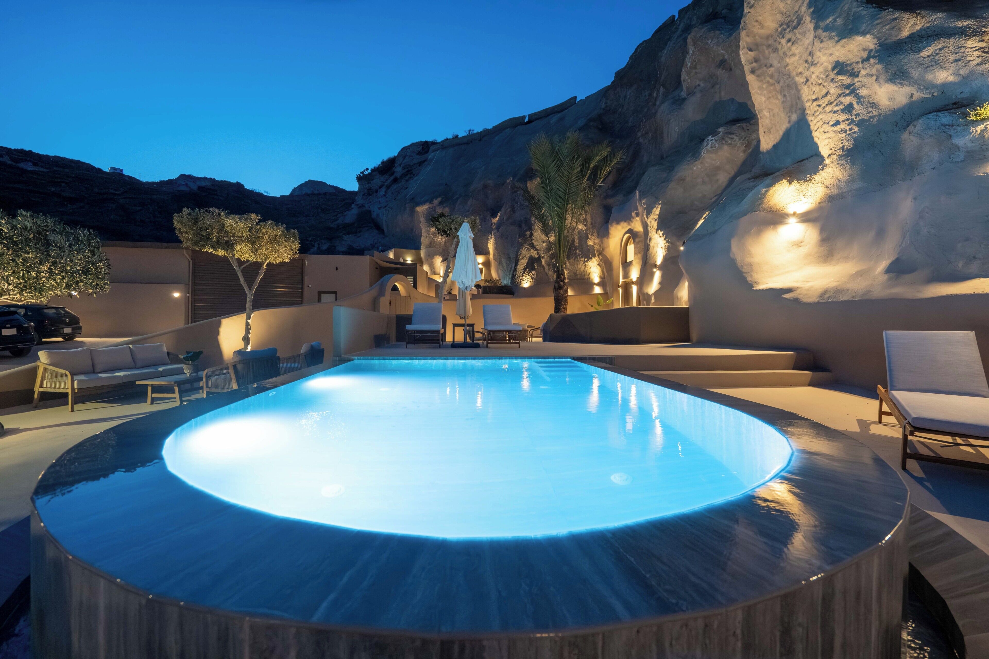 Litheos Luxury Cave Villa | Terrace/patio