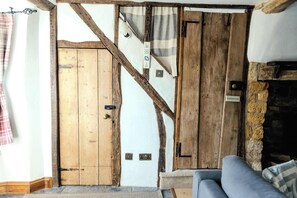 Interior - Period Charm in the Heart of the Cotswolds (Gloucestershire)