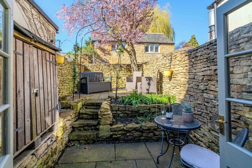 Period Charm in the Heart of the Cotswolds