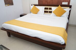 Deluxe Double Room | Free WiFi - Hotel The Bliss (Chandigarh)