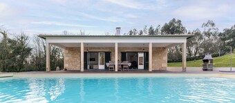 Madorra House | Heated Pool