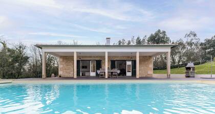Madorra House | Heated Pool