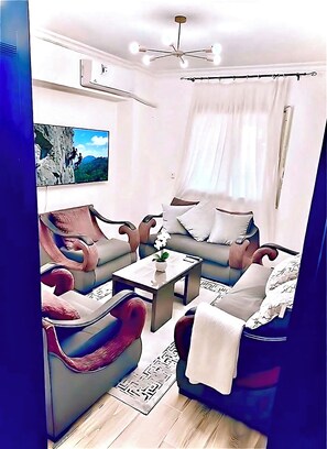 Living area - Elegant Apartment -Sheikh Zayed Compound (Sheikh Zayed)