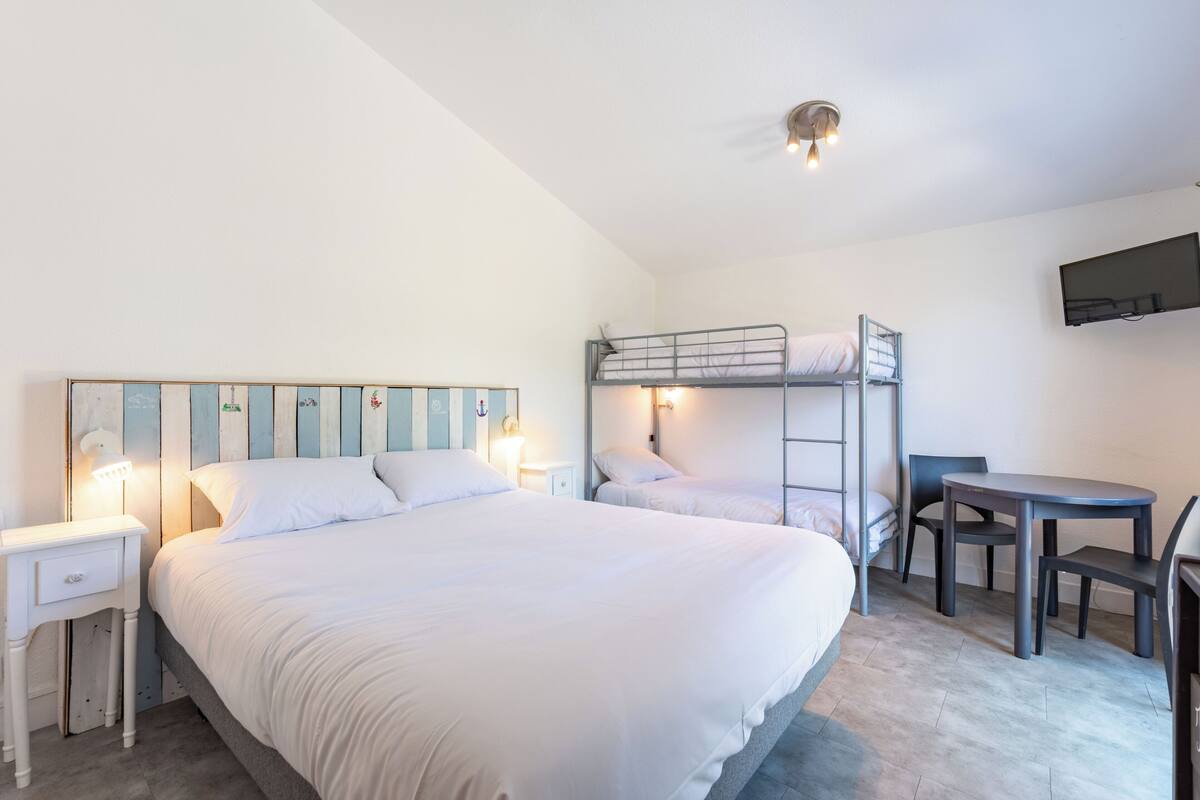 四人房 | 免費 Wi-Fi