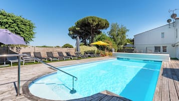Seasonal outdoor pool