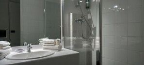 Classic Double Room | Bathroom - Le Parasol (Ars-en-Ré)