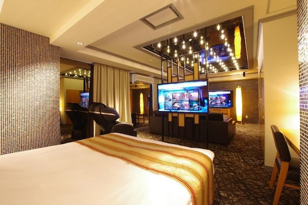 Luxury Double Room, Smoking, City View | Free WiFi