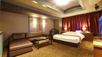 Premium Double Room, Smoking | Interior