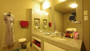 Premium Double Room, Smoking | Bathroom