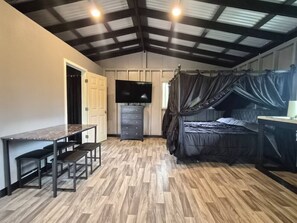 1 habitación, wifi y ropa de cama