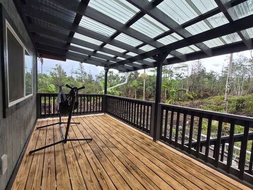 Private off grid jungle cabin w/ AC and WIFI