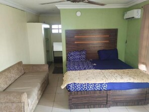 Deluxe Double Room, Balcony, City View - Classic Hotel by TWM  (Ibadan)