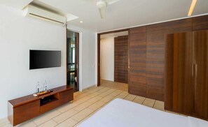 3 bedrooms, iron/ironing board, WiFi, bed sheets - Elegant 3Bhk Private Pool Villa Goa (HQFG+HW Parra, Goa)