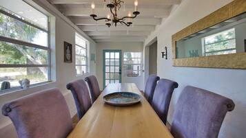 Familie huis, 3 slaapkamers, uitzicht op tuin | Dineren