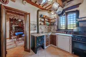 Frigorífic, forn, placa de cuina i rentaplats 