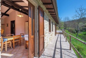 Outdoor dining - Open Space, Vista Lago, Shared Pool (Perugia)