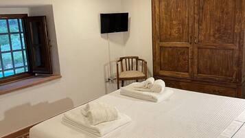 2 chambres, fer et planche à repasser, lit parapluie, Wi-Fi gratuit