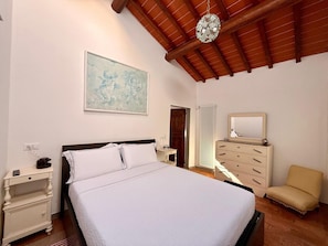 3 chambres, fer et planche à repasser, lit parapluie, Wi-Fi gratuit