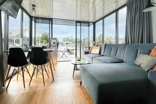 Boathouse with Lake View Terrace