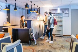 Lobby - Chic Alpine Base with Private Sauna (Flaine)