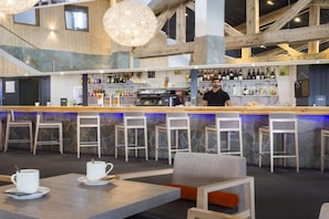 Bar (in der Unterkunft)