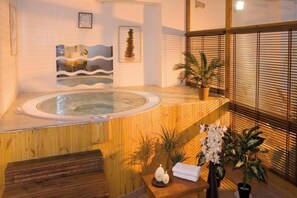 Spa - Four-Guest Hub with Sauna & Pool (LANSLEBOURG)