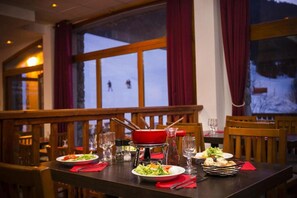 Dining - Four-Guest Hub with Sauna & Pool (LANSLEBOURG)