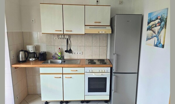 Kitchen - Mobile Home im Ferienpark mit Seezugang (Dabel)